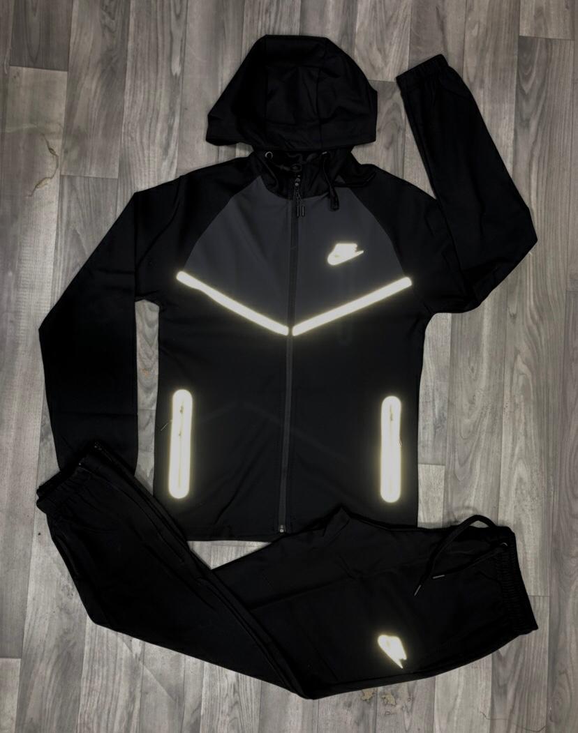 NIKE TECH😍😍😍 2026🔥🔥منتوج متوفر الآن ✅ المقاسات: S - M - L - XL - 2XL ;🚚 التوصيل: مجاني لمكتب ولايتك